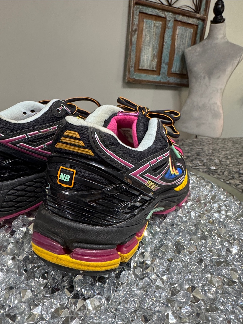 New Balance mock 1906R Neon nights Athletic Sneakers M6 W 7.5 EUC - Picture 8 of 16